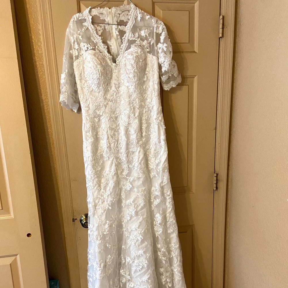 Vintage Style Wedding Dress - Picture 2 of 4